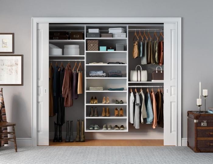 Small bedroom closet design