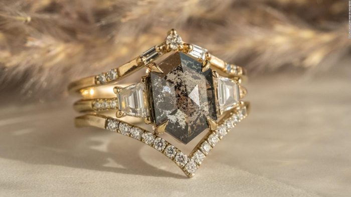 Lab Grown Diamond Engagement Rings: Same Beauty, Different Origin ...