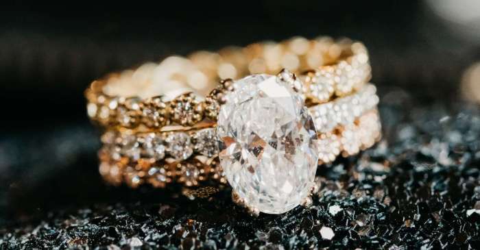 Buy diamond engagement rings
