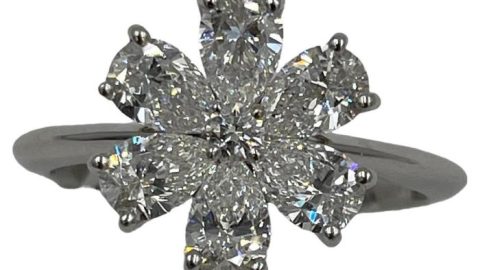Harry Winston 2.87 Carat Cushion Cut Diamond Platinum Engagement Ring ...